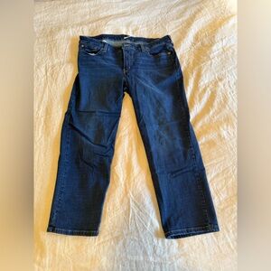Levi’s Boyfriend Cropped Jeans